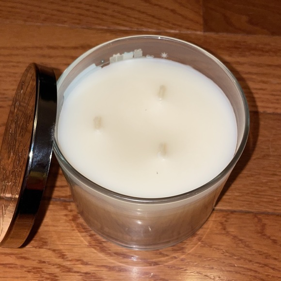 New Bath & Body Works 3- wick Candle: Chocolate Peppermint Cream. - Picture 5 of 5